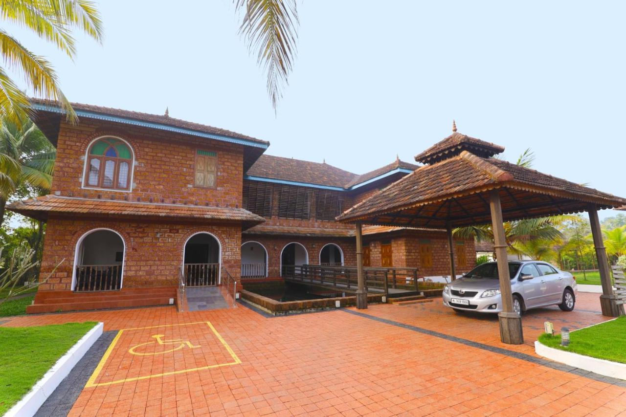 Kumarakom Heritage Resort Kottayam Exterior foto